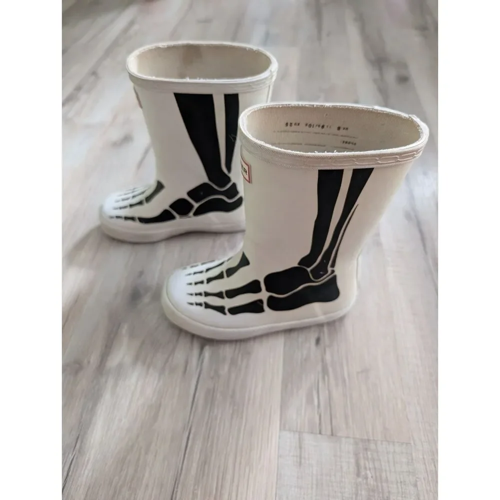 Hunter Kids Original First Classic Skeleton Print Rain Boots, UK 8 / US 9C